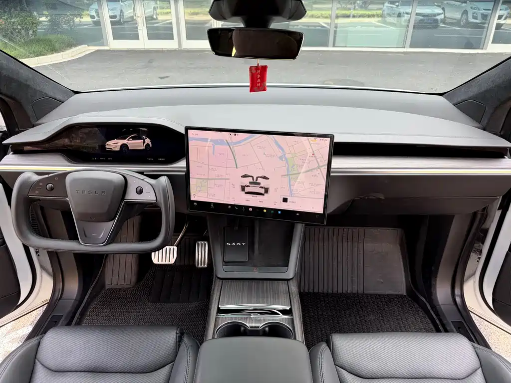 Tesla Model X — фото 9
