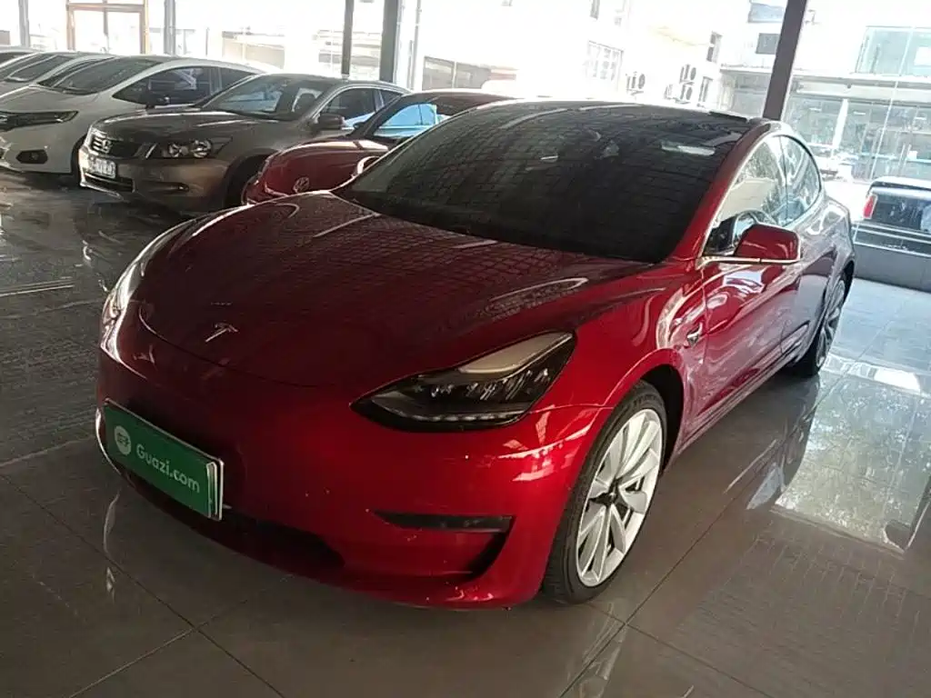 Tesla Model 3 — фото 2