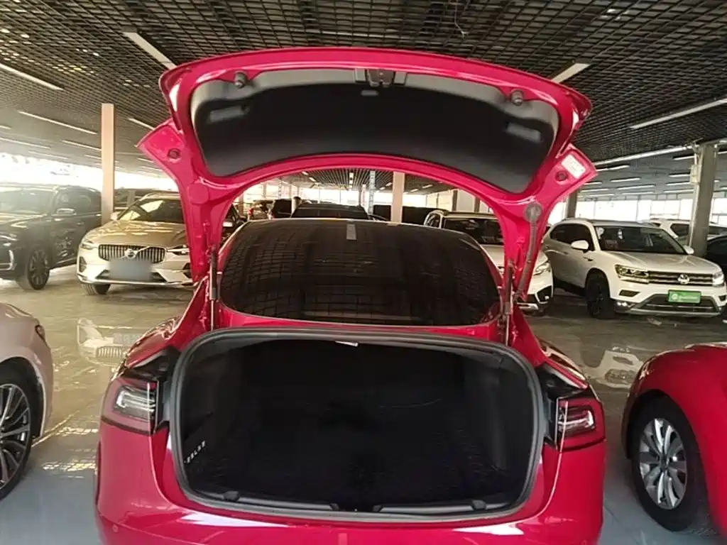 Tesla Model 3 — фото 19