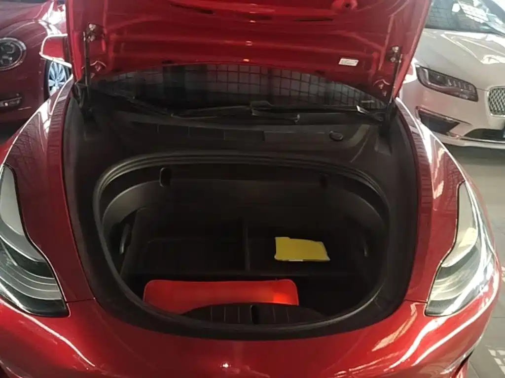 Tesla Model 3 — фото 20