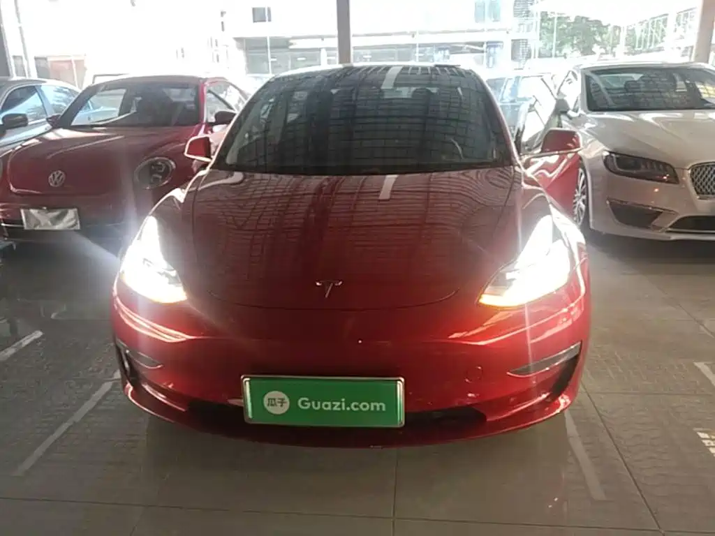 Tesla Model 3 — фото 3