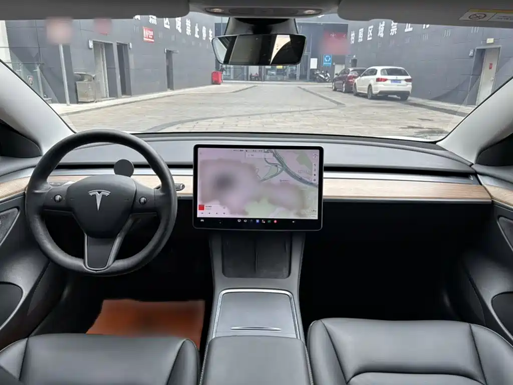 Tesla Model 3 — фото 19
