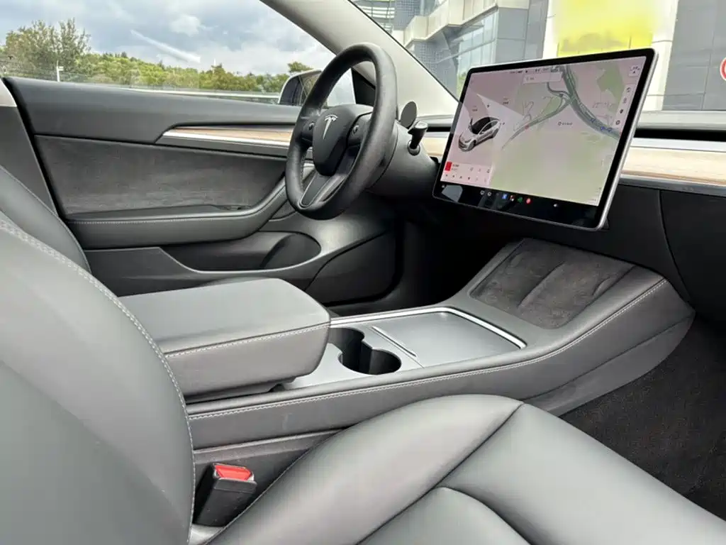 Tesla Model 3 — фото 20