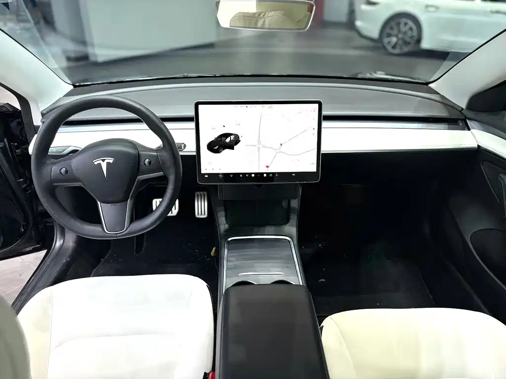 Tesla Model 3 — фото 6
