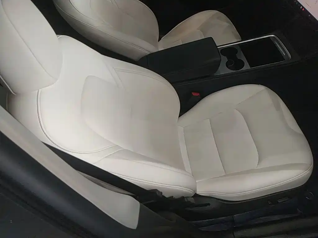 Tesla Model Y — фото 20