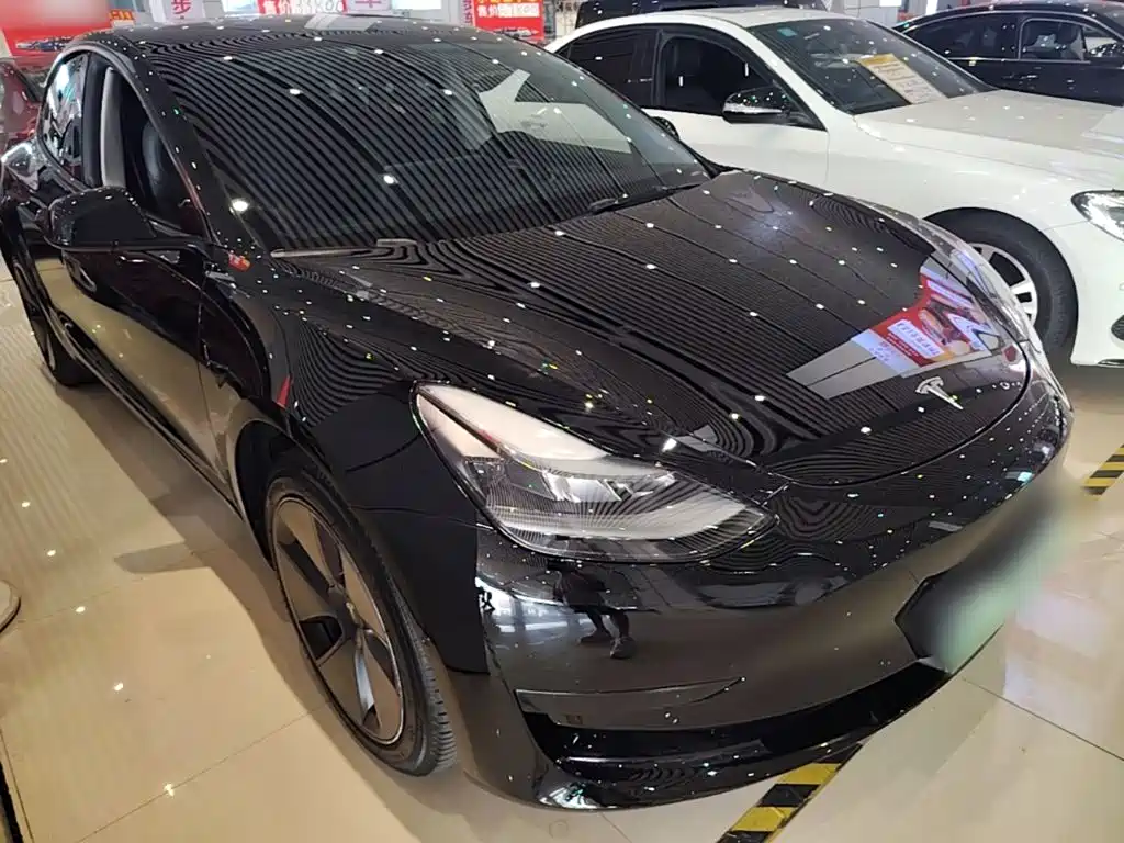 Tesla Model 3 — фото 4