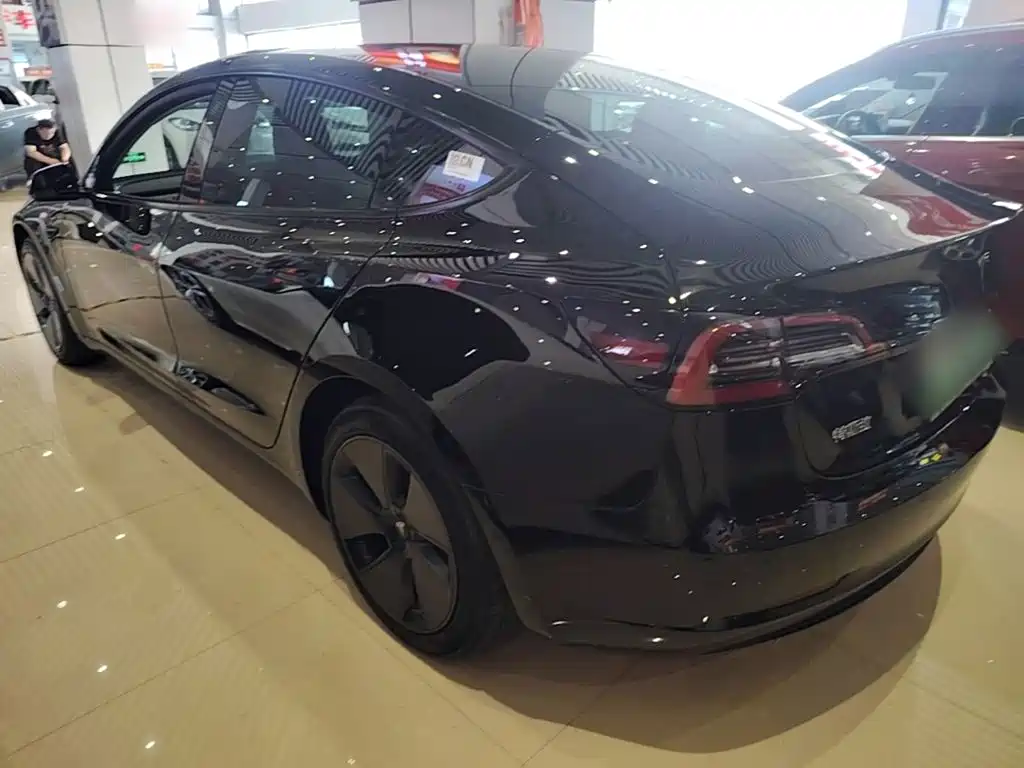 Tesla Model 3 — фото 5