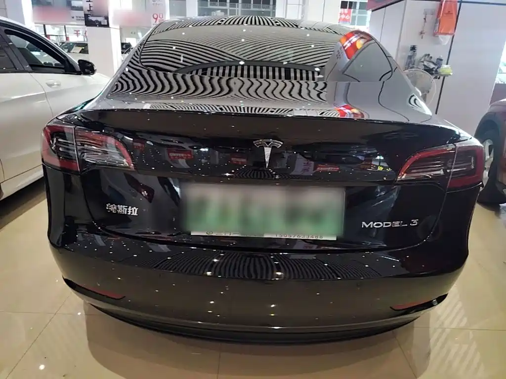 Tesla Model 3 — фото 6