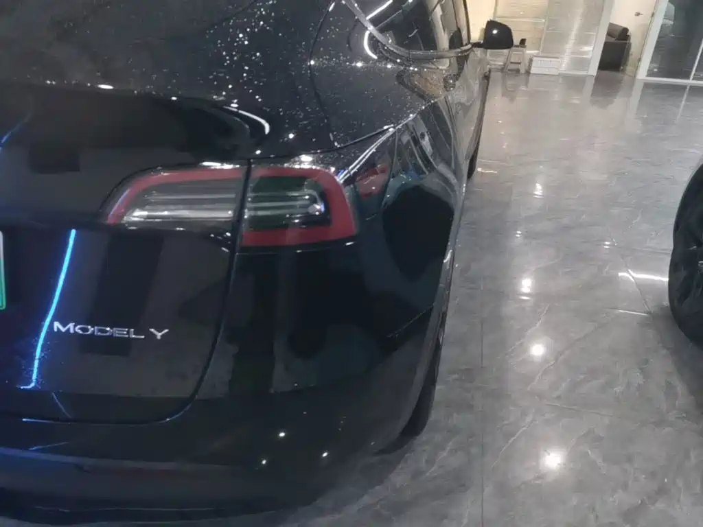 Tesla Model Y — фото 24
