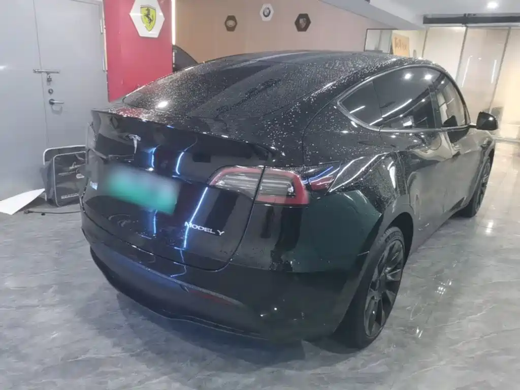 Tesla Model Y — фото 5