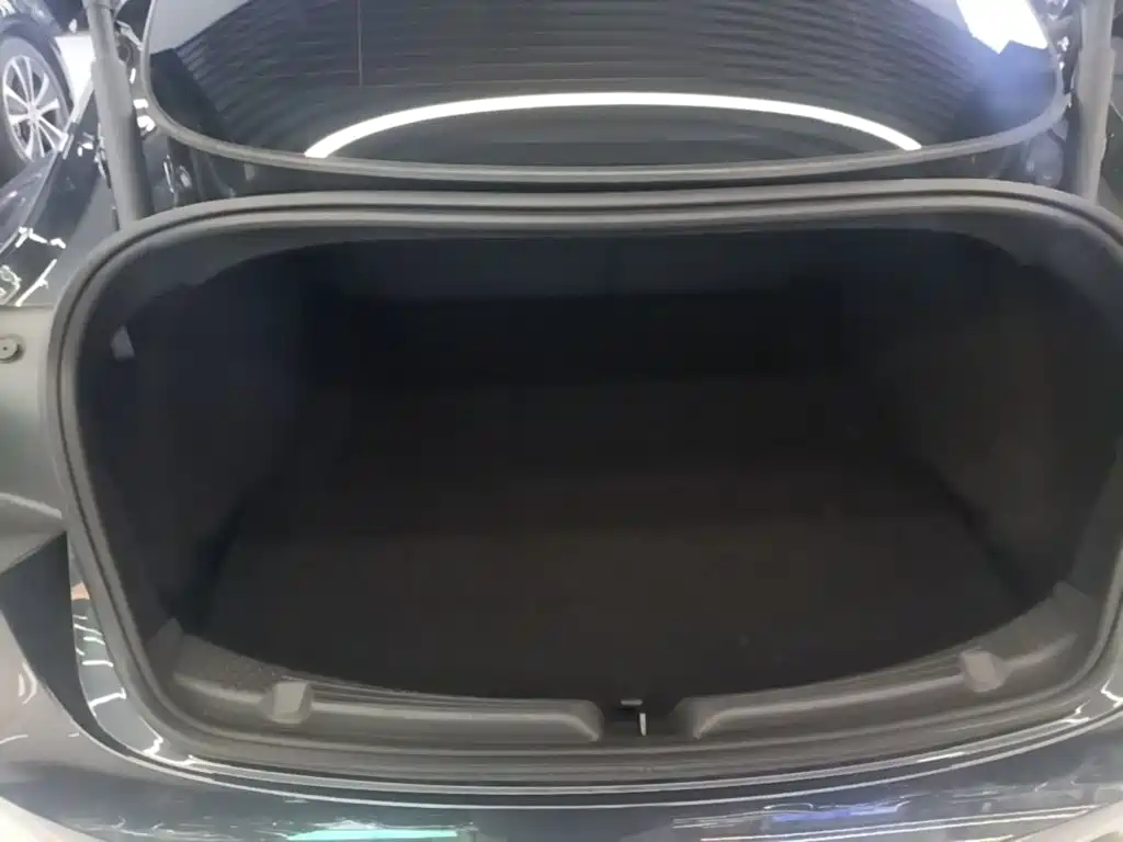 Tesla Model 3 — фото 19