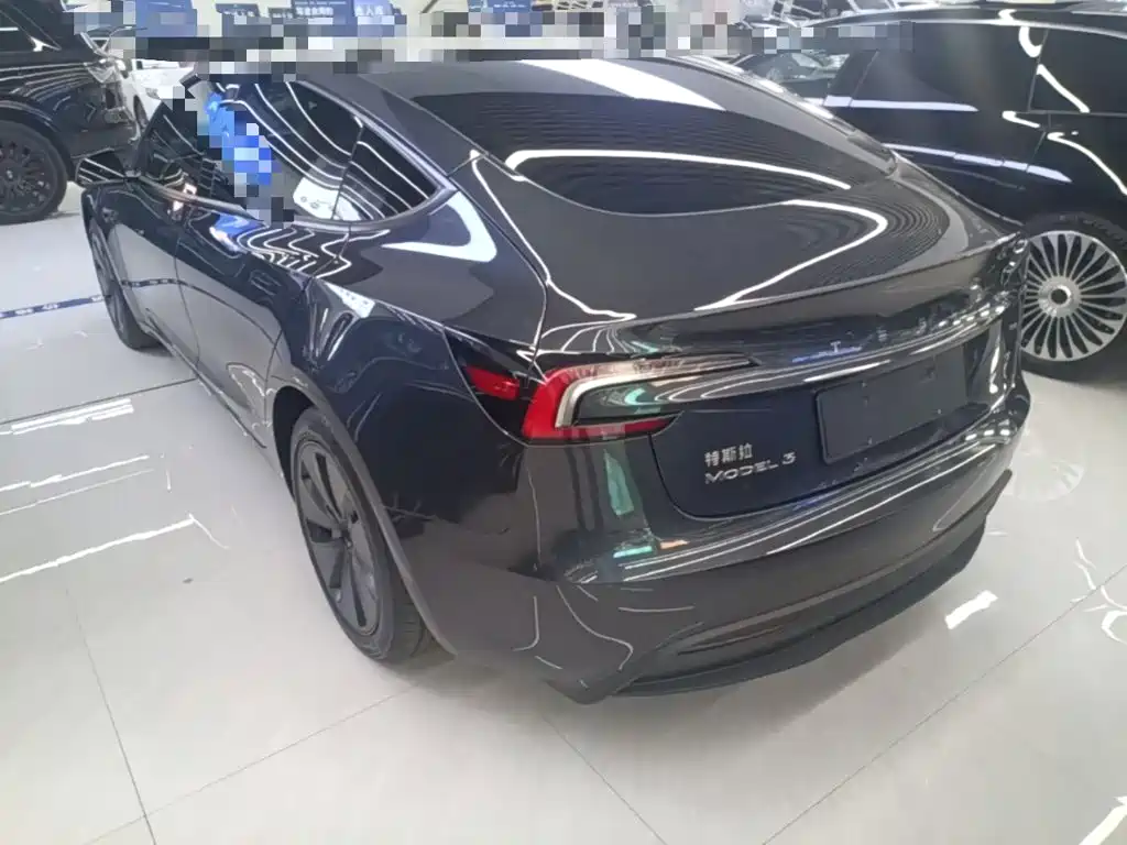Tesla Model 3 — фото 5