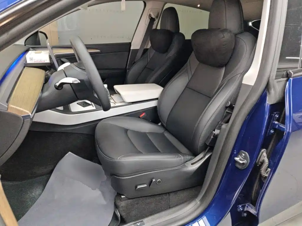 Tesla Model Y — фото 15