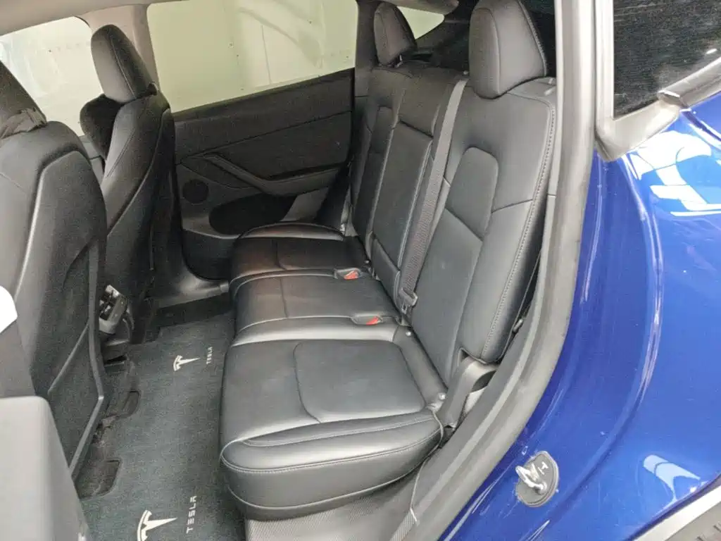 Tesla Model Y — фото 17