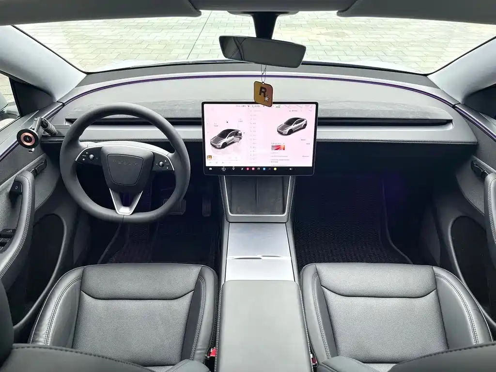 Tesla Model Y — фото 8