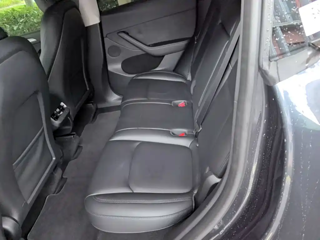 Tesla Model Y — фото 17