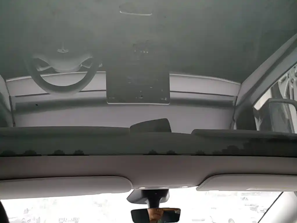 Tesla Model Y — фото 14