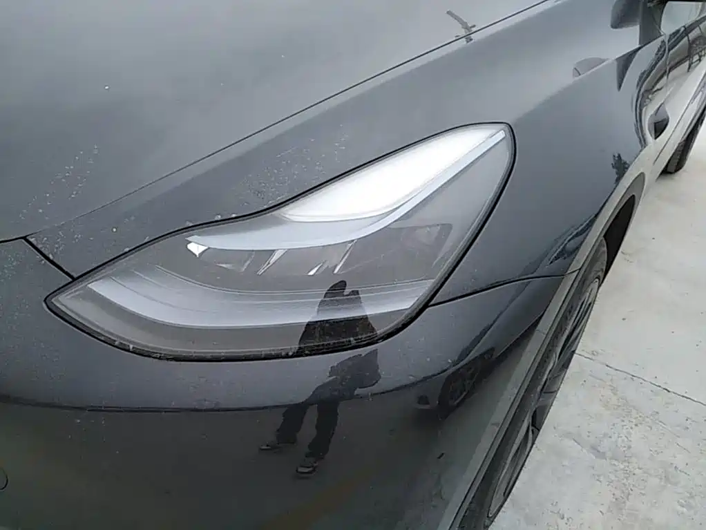 Tesla Model Y — фото 18