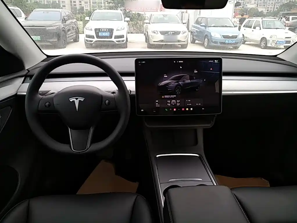 Tesla Model Y — фото 6