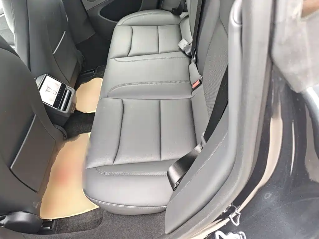Tesla Model 3 — фото 17
