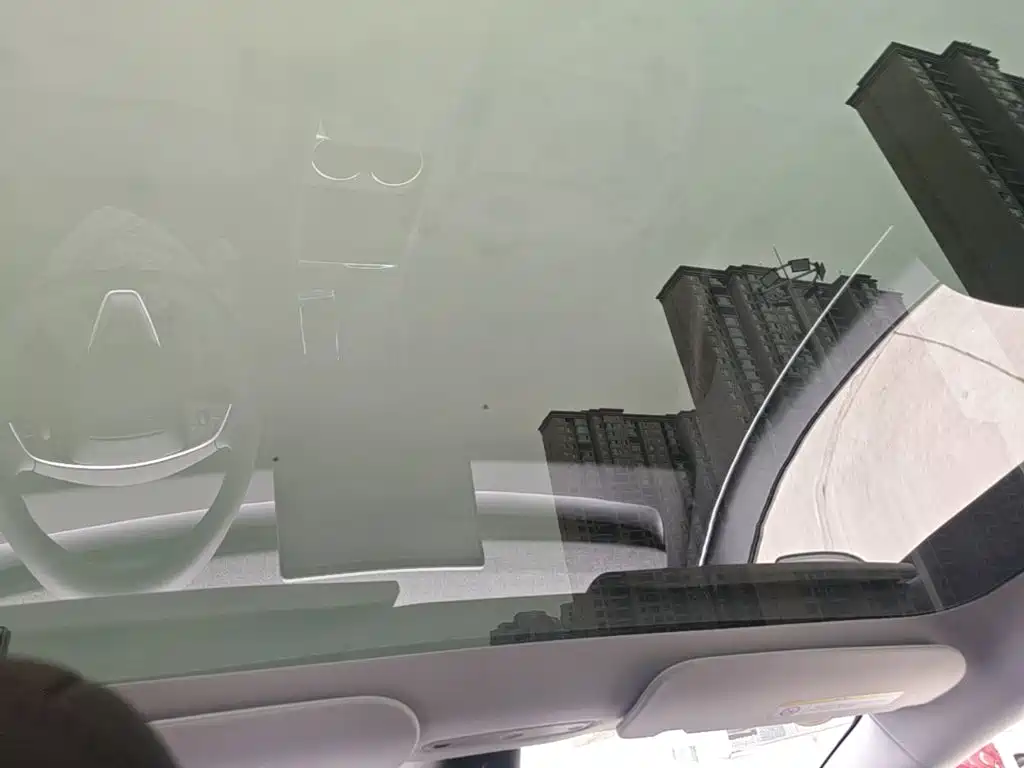 Tesla Model 3 — фото 18