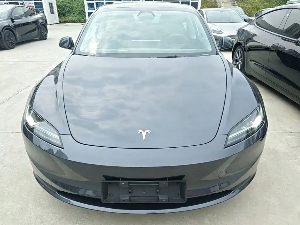 Tesla Model 3 — фото 3