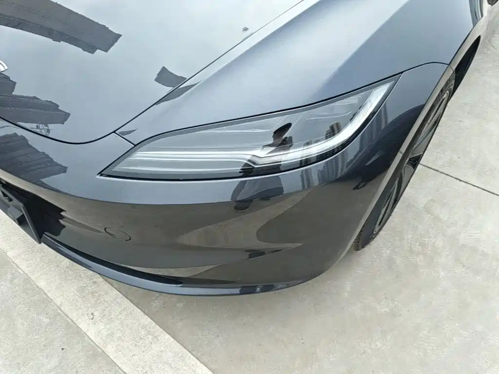Tesla Model 3 — фото 24