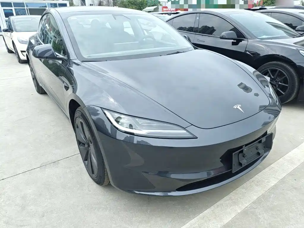 Tesla Model 3 — фото 4