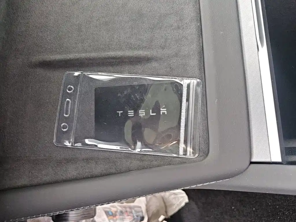 Tesla Model 3 — фото 9