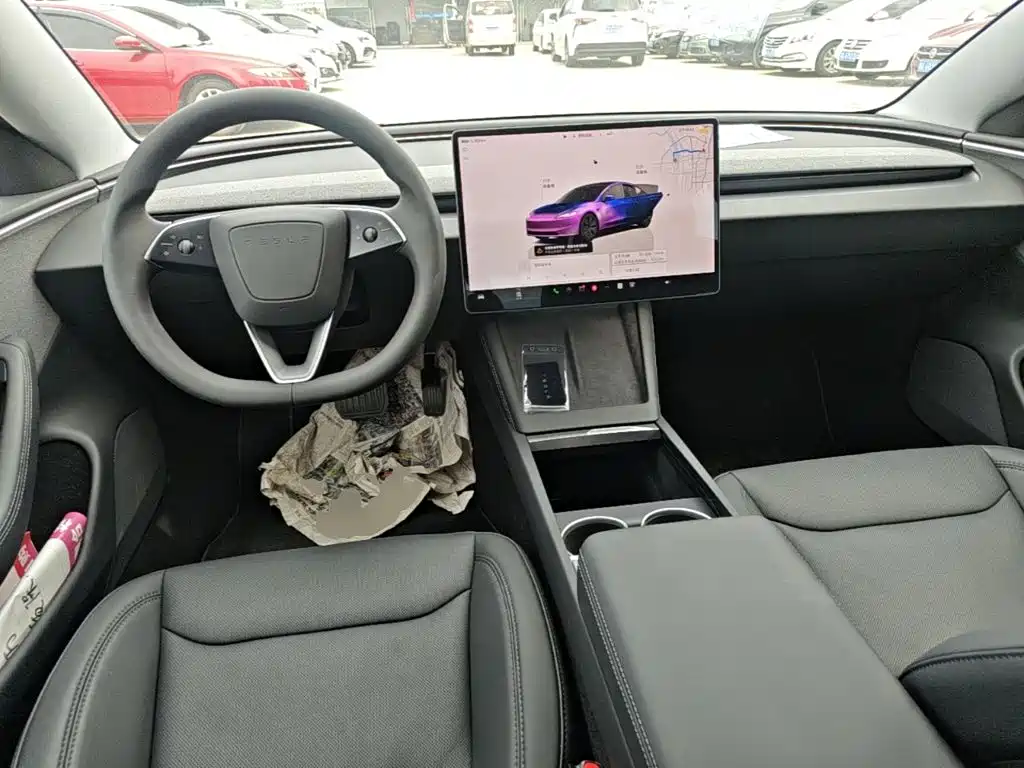 Tesla Model 3 — фото 10