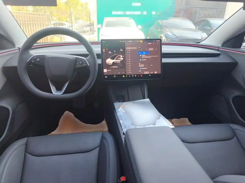 Tesla Model 3 — фото 10
