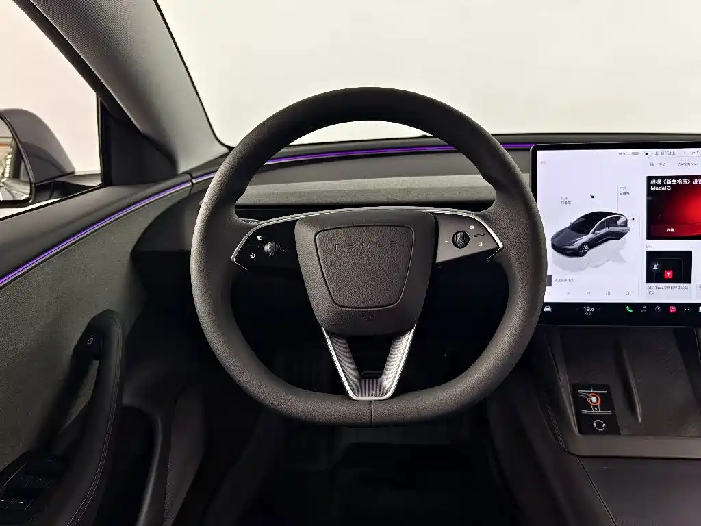 Tesla Model 3 — фото 11
