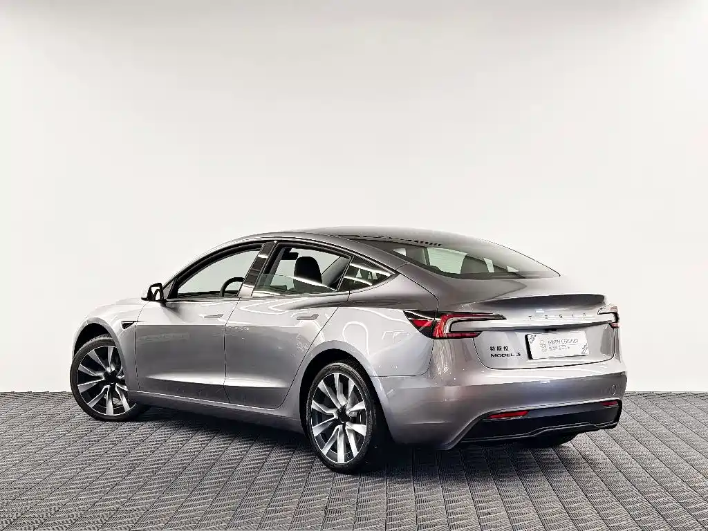 Tesla Model 3 — фото 5