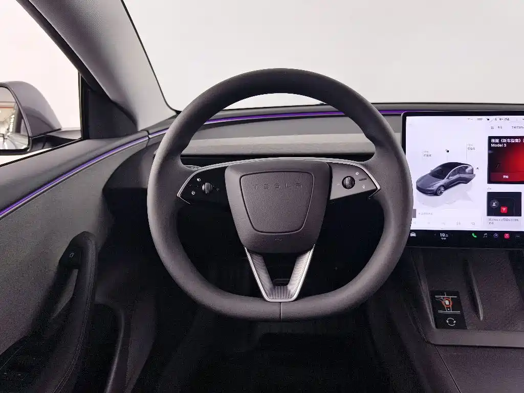Tesla Model 3 — фото 7