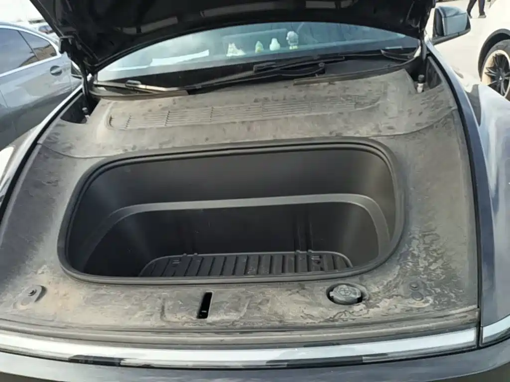 Tesla Model Y — фото 20