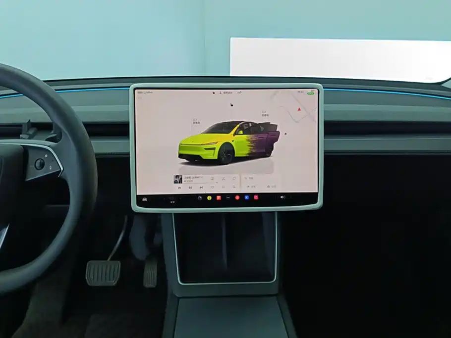 Tesla Model Y — фото 13