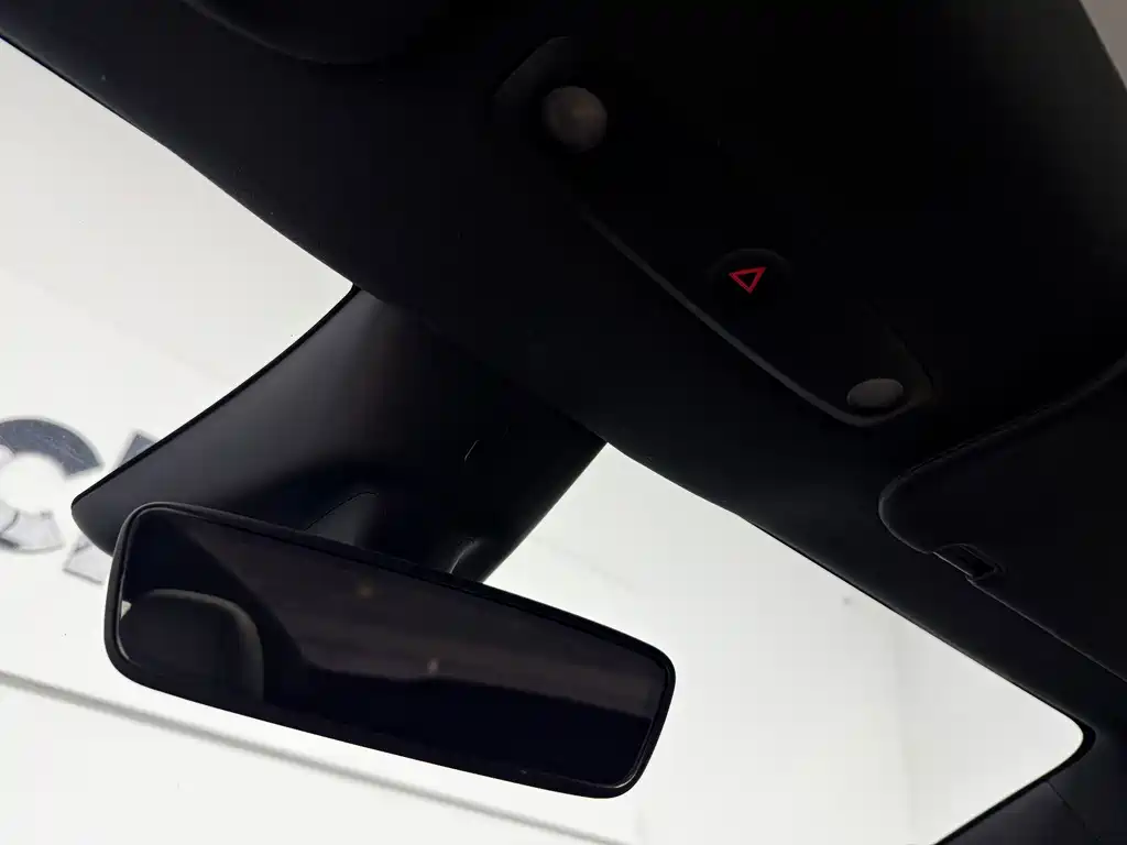 Tesla Model Y — фото 13