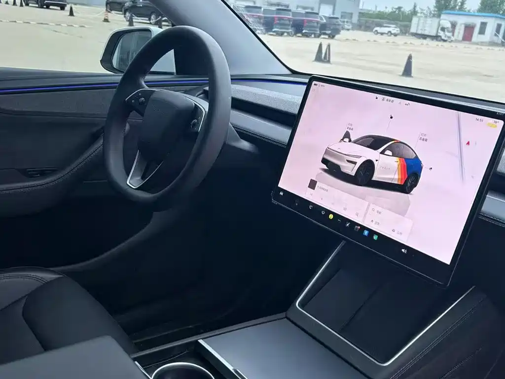 Tesla Model Y — фото 4