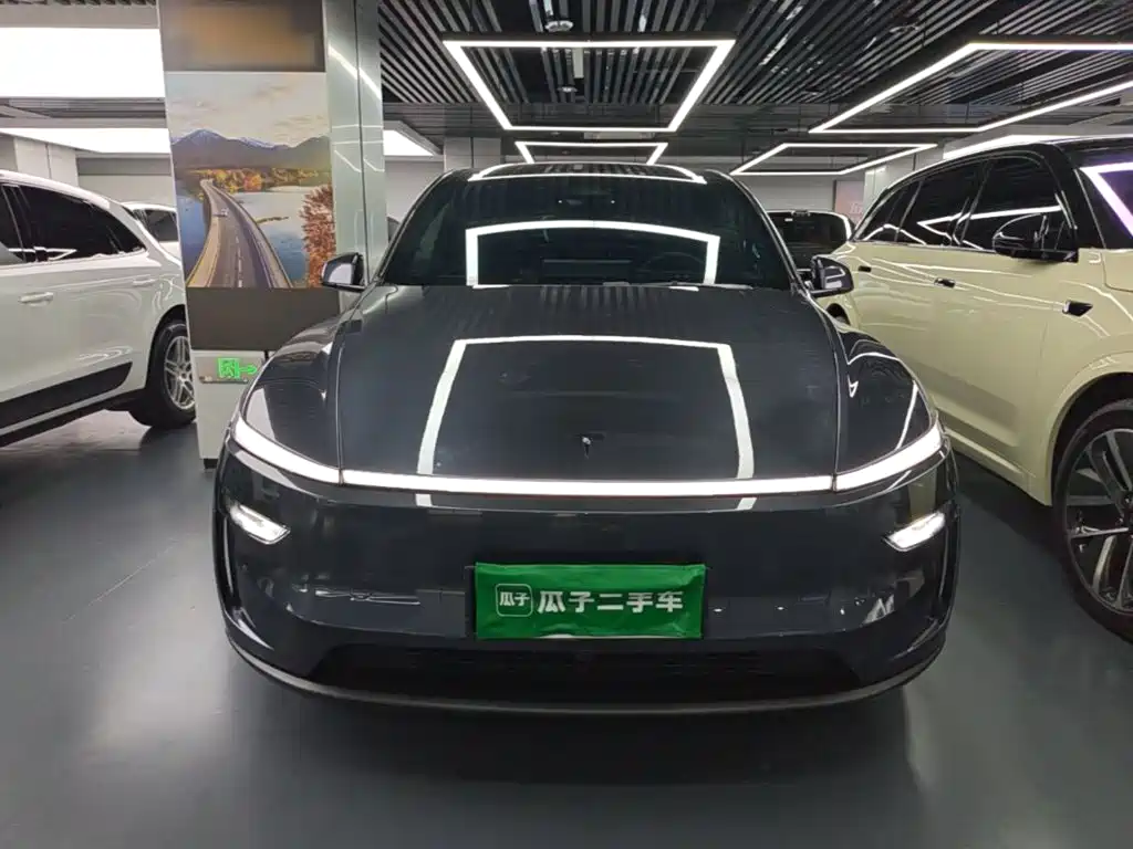 Tesla Model Y L — фото 3