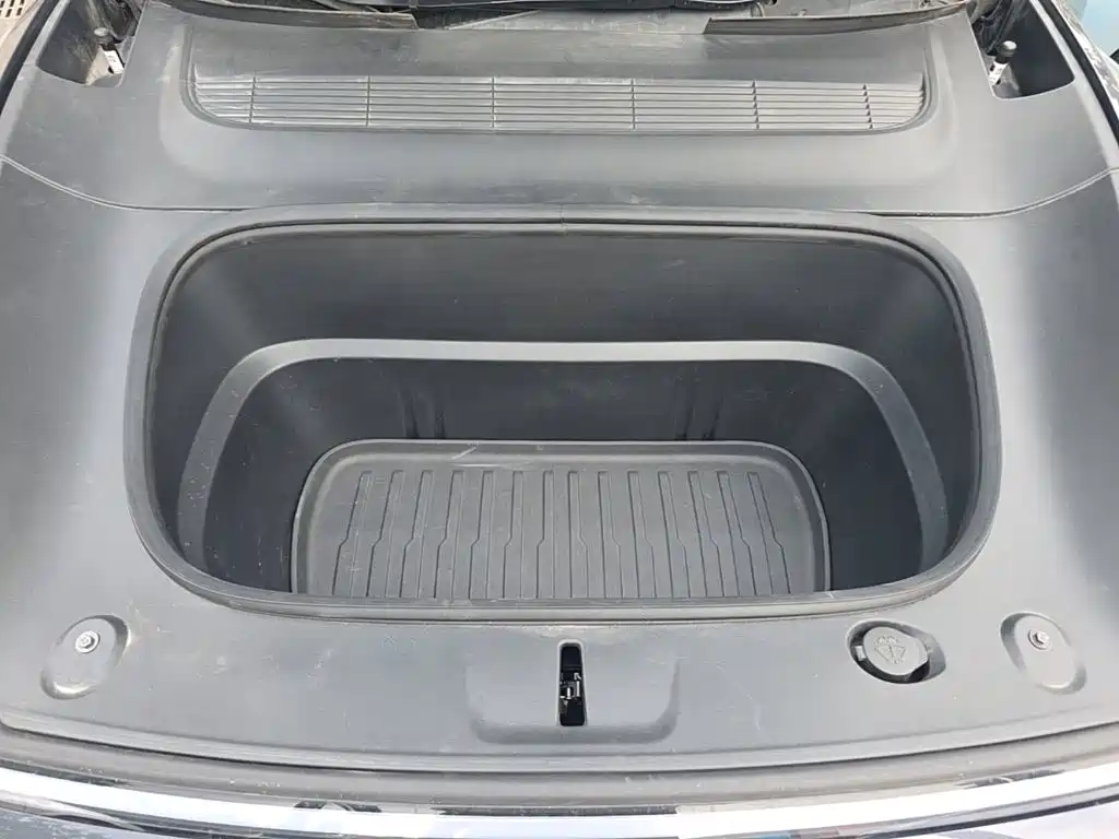 Tesla Model Y — фото 20