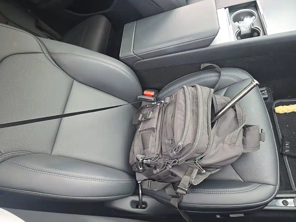 Tesla Model Y — фото 25