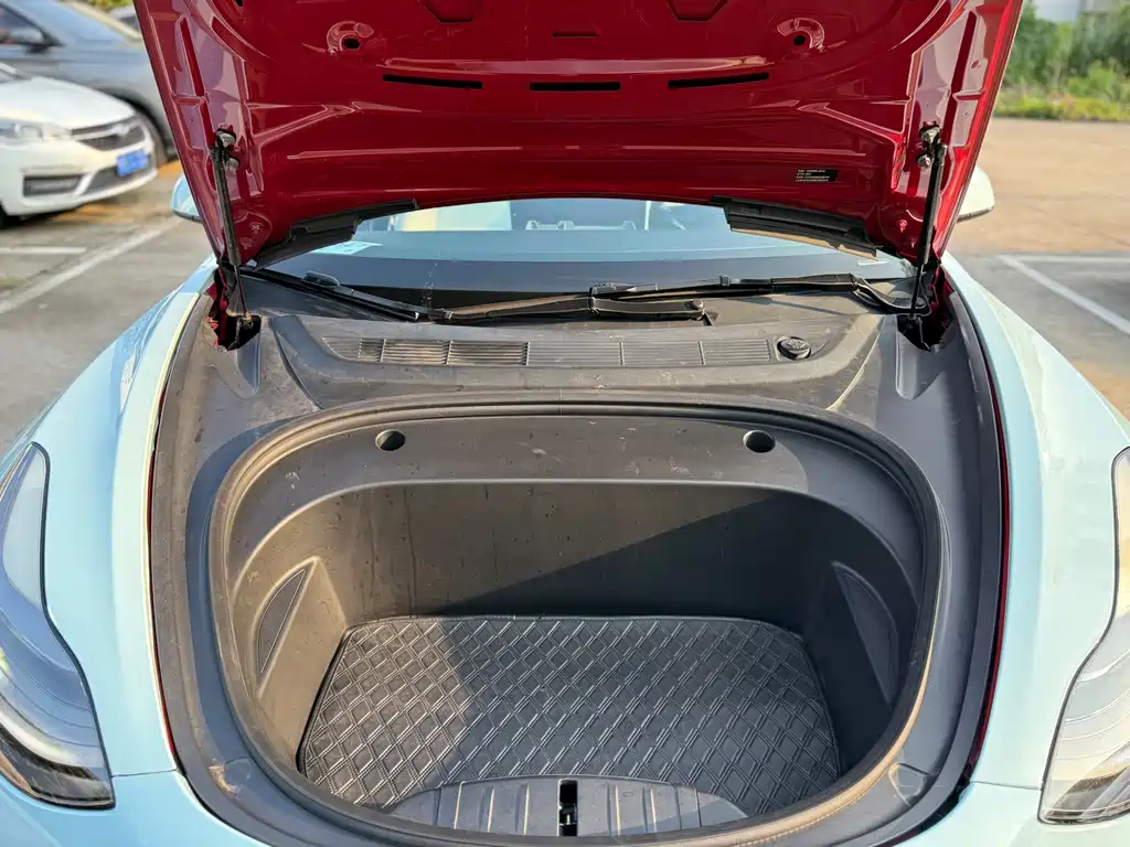Tesla Model 3 — фото 20