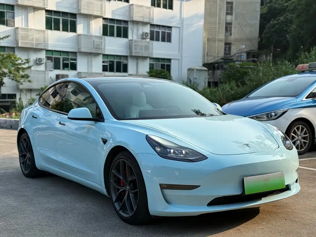 Tesla Model 3 — фото 3