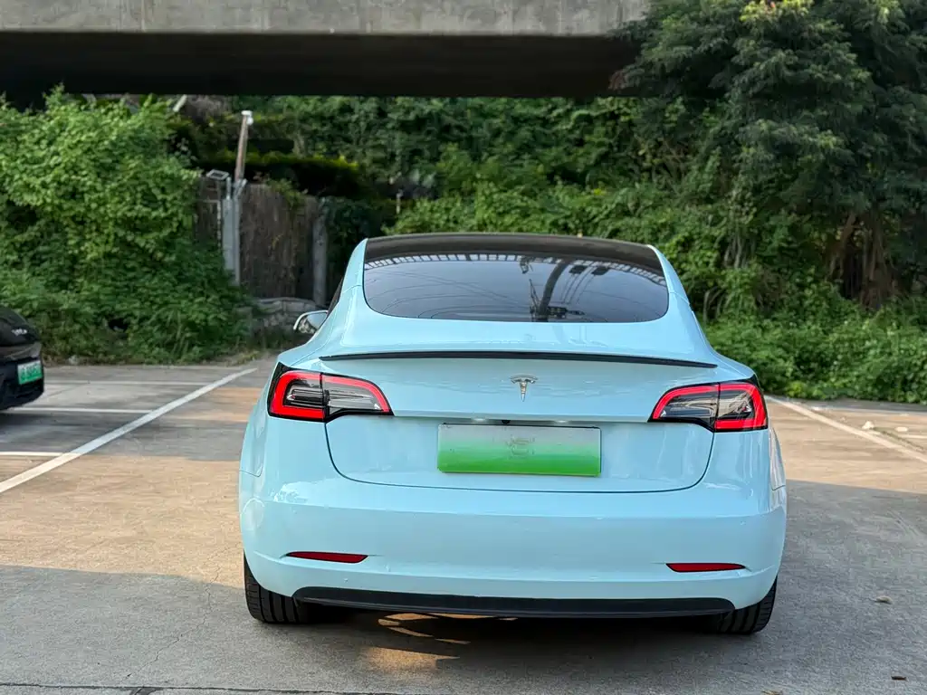 Tesla Model 3 — фото 5