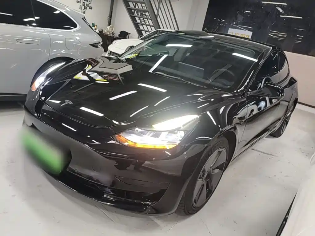 Tesla Model 3 — фото 2