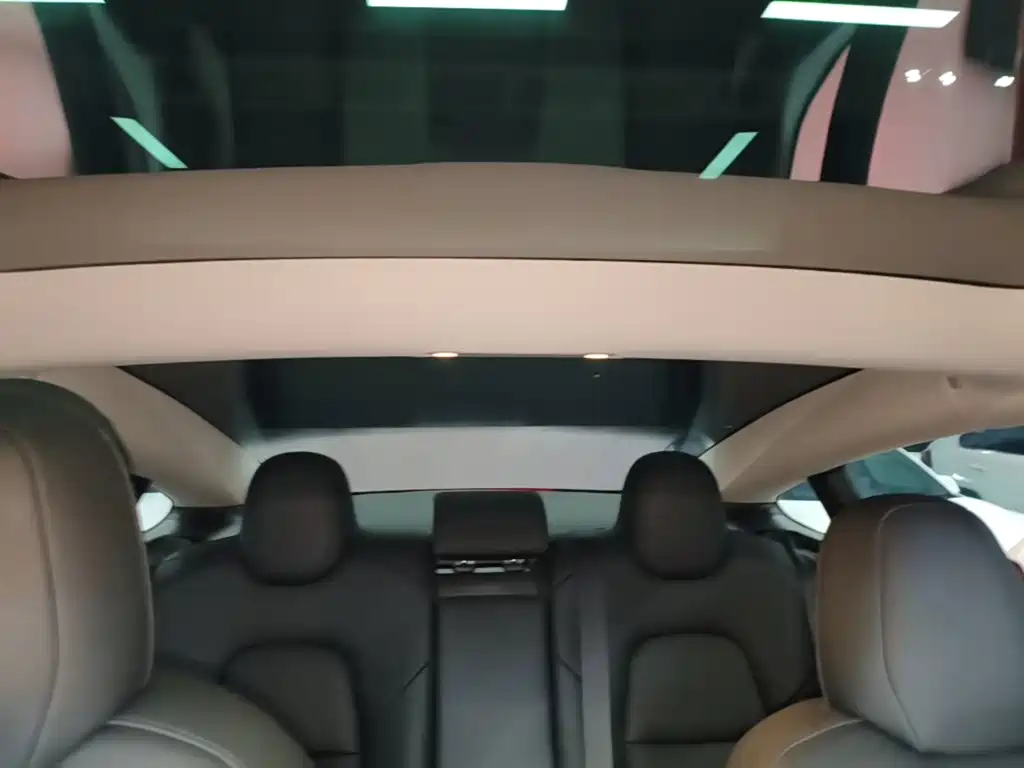 Tesla Model 3 — фото 18
