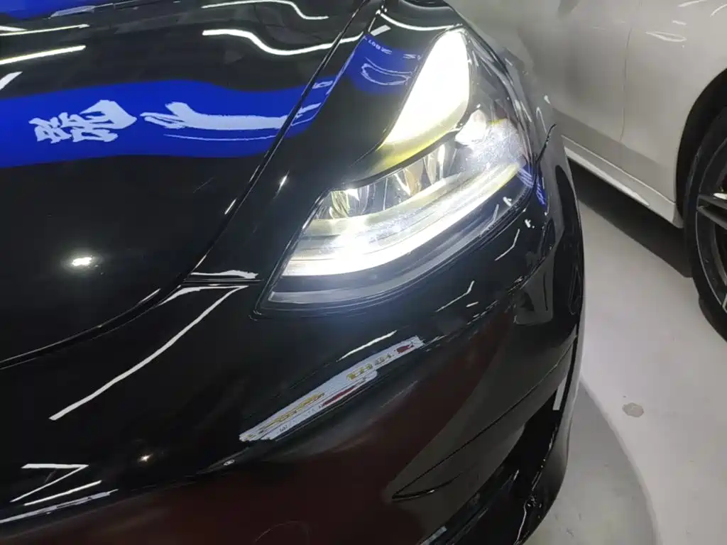 Tesla Model 3 — фото 24