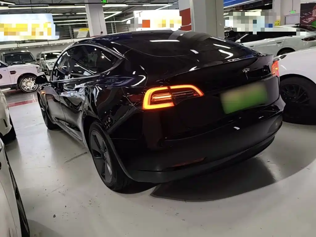 Tesla Model 3 — фото 5