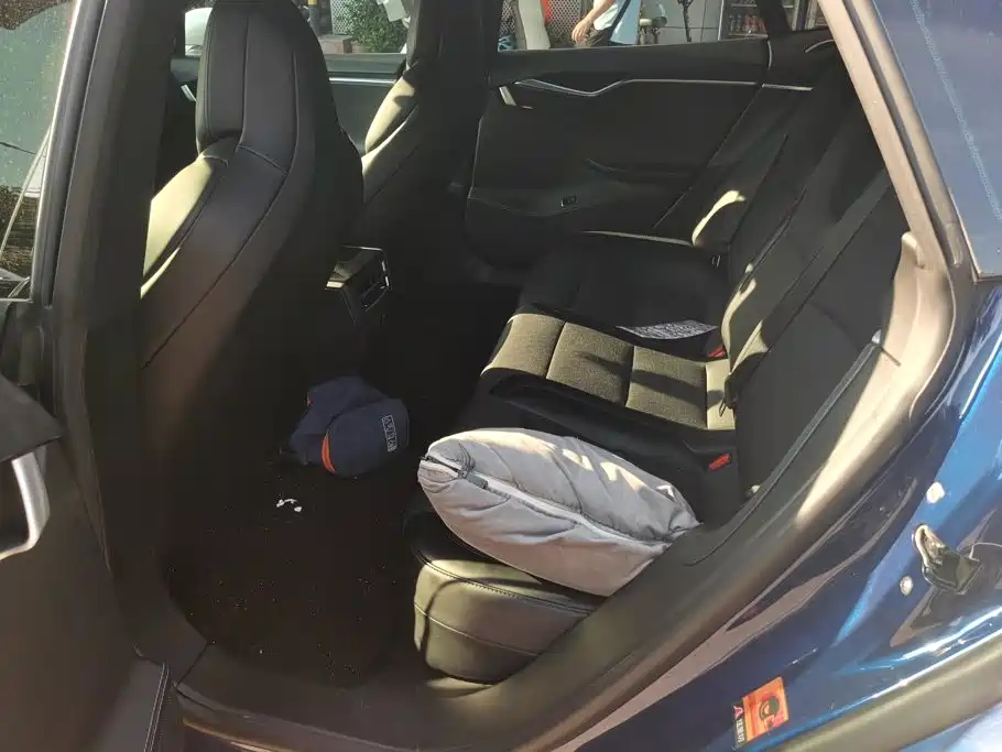 Tesla Model S — фото 11