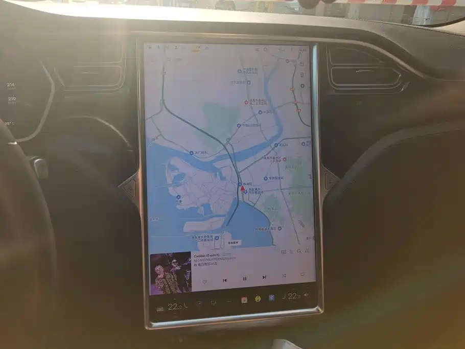 Tesla Model S — фото 13